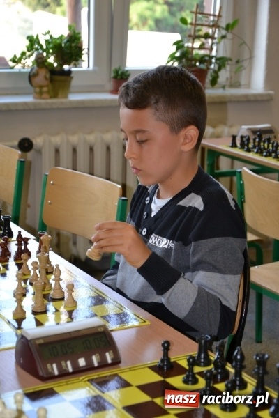 Zdjęcie w galerii na portalu naszraciborz.pl: W Tworkowie rozegrano wojewódzki półfinał w szachach wiadomości z regionu