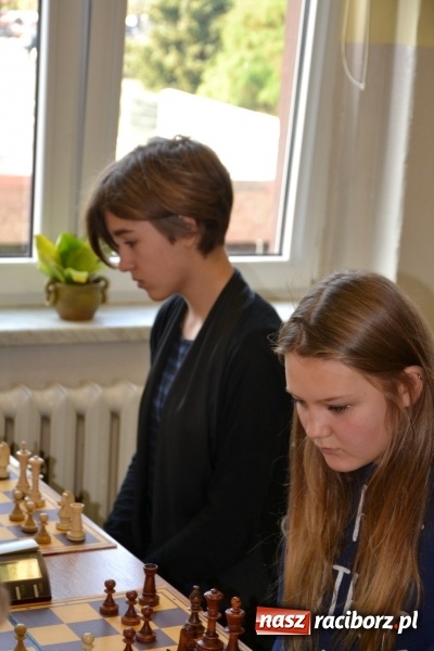 Zdjęcie w galerii na portalu naszraciborz.pl: W Tworkowie rozegrano wojewódzki półfinał w szachach wiadomości z regionu