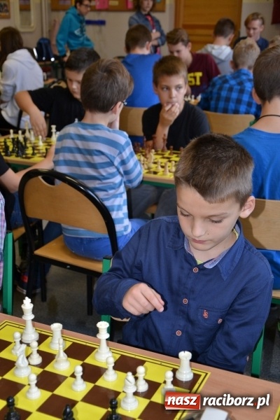 Zdjęcie w galerii na portalu naszraciborz.pl: W Tworkowie rozegrano wojewódzki półfinał w szachach wiadomości z regionu