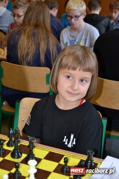 Zdjęcie w galerii na portalu naszraciborz.pl: W Tworkowie rozegrano wojewódzki półfinał w szachach wiadomości z regionu