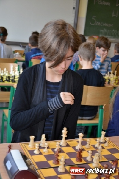Zdjęcie w galerii na portalu naszraciborz.pl: W Tworkowie rozegrano wojewódzki półfinał w szachach wiadomości z regionu