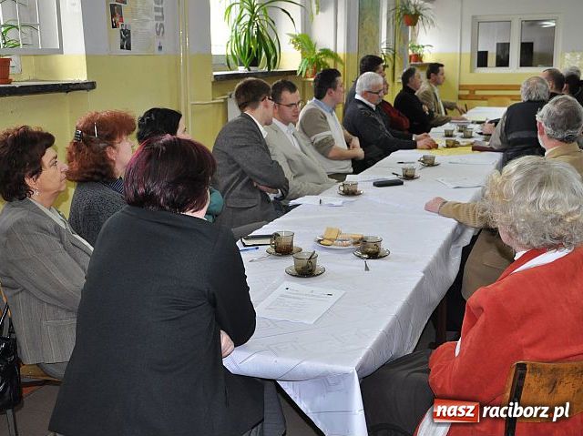 Zdjęcie w galerii na portalu naszraciborz.pl: By po szkole mieli fach w ręku wiadomości z regionu