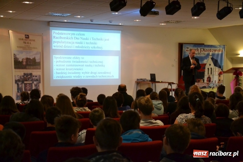 Zdjęcie w galerii na portalu naszraciborz.pl: X Raciborskie Dni Nauki i Techniki ruszyły na zamku  wiadomości z regionu