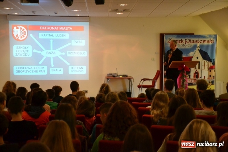 Zdjęcie w galerii na portalu naszraciborz.pl: X Raciborskie Dni Nauki i Techniki ruszyły na zamku  wiadomości z regionu