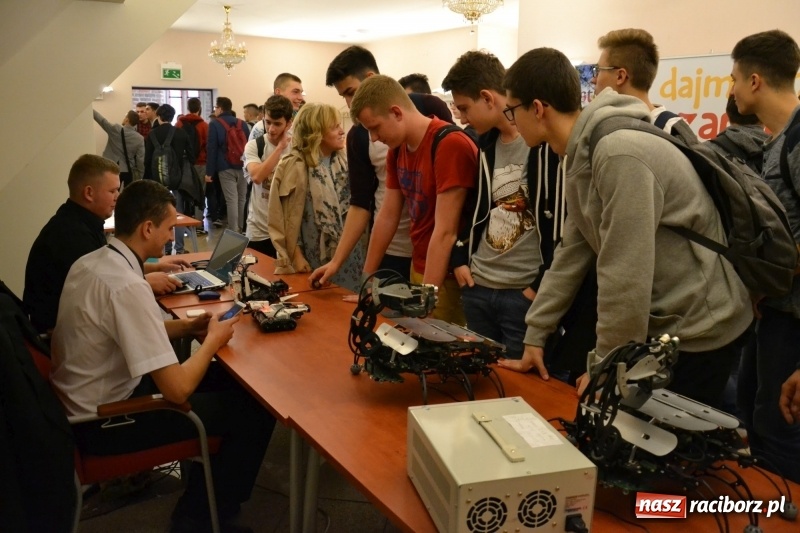 Zdjęcie w galerii na portalu naszraciborz.pl: X Raciborskie Dni Nauki i Techniki ruszyły na zamku  wiadomości z regionu