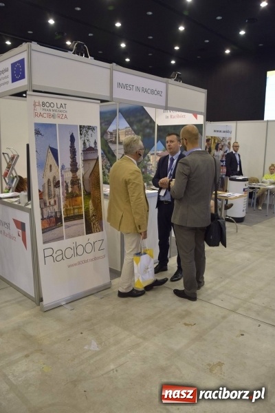 Zdjęcie w galerii na portalu naszraciborz.pl: Biznes + nauka + samorząd. Wyróżnienie dla Raciborza podczas kongresu w Katowicach wiadomości z regionu