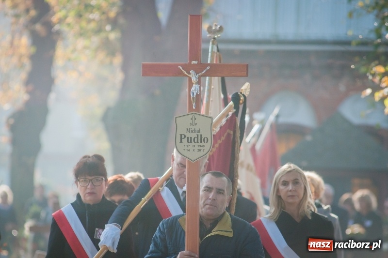 Zdjęcie w galerii na portalu naszraciborz.pl: Ostatnie pożegnanie śp. Michała Pudło, byłego dyrektora Studium Nauczycielskiego wiadomości z regionu