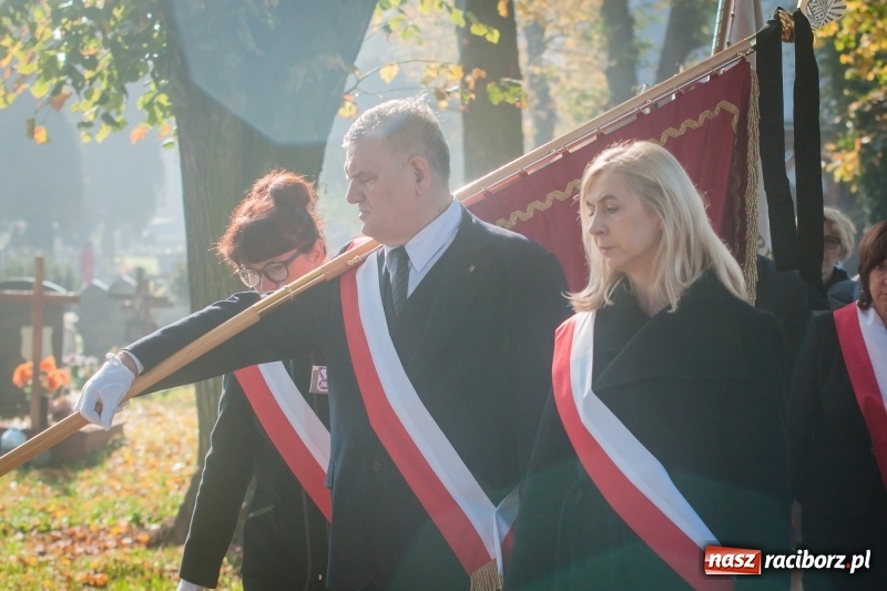 Zdjęcie w galerii na portalu naszraciborz.pl: Ostatnie pożegnanie śp. Michała Pudło, byłego dyrektora Studium Nauczycielskiego wiadomości z regionu