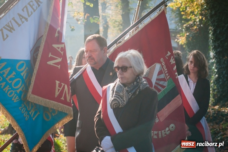 Zdjęcie w galerii na portalu naszraciborz.pl: Ostatnie pożegnanie śp. Michała Pudło, byłego dyrektora Studium Nauczycielskiego wiadomości z regionu