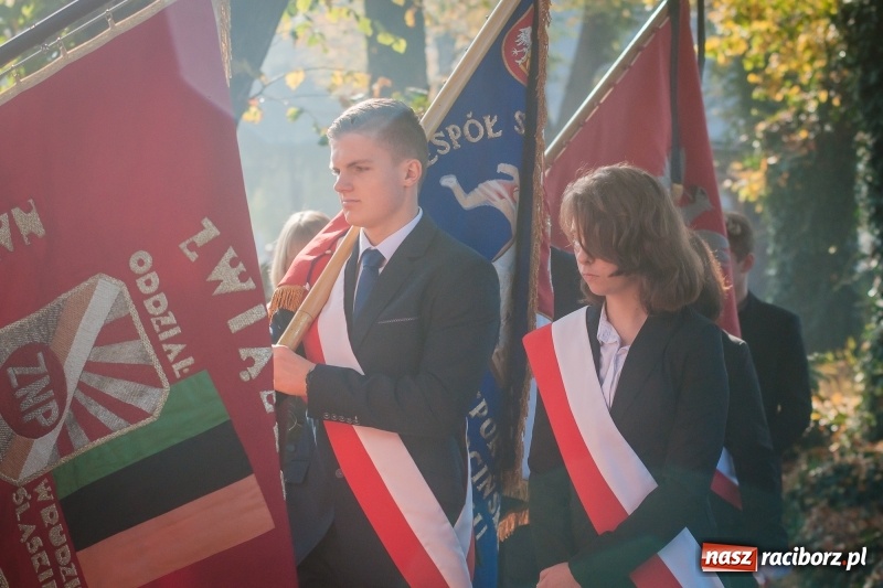 Zdjęcie w galerii na portalu naszraciborz.pl: Ostatnie pożegnanie śp. Michała Pudło, byłego dyrektora Studium Nauczycielskiego wiadomości z regionu