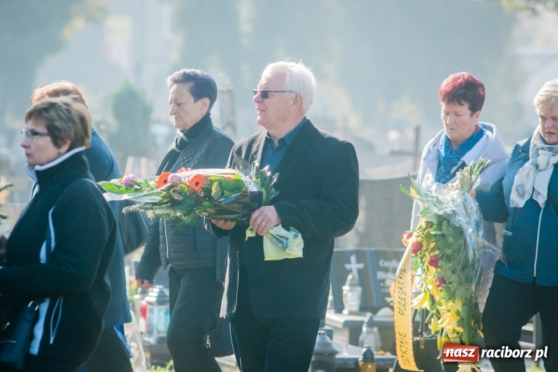 Zdjęcie w galerii na portalu naszraciborz.pl: Ostatnie pożegnanie śp. Michała Pudło, byłego dyrektora Studium Nauczycielskiego wiadomości z regionu