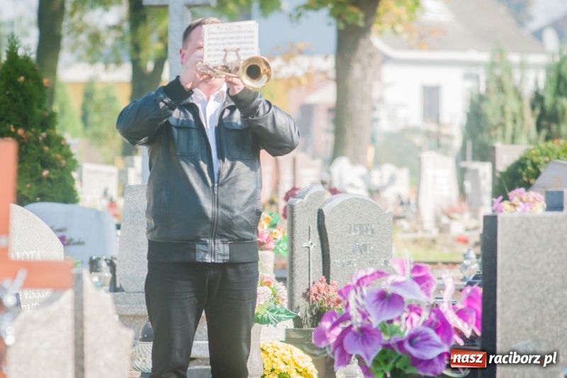 Zdjęcie w galerii na portalu naszraciborz.pl: Ostatnie pożegnanie śp. Michała Pudło, byłego dyrektora Studium Nauczycielskiego wiadomości z regionu