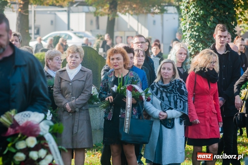 Zdjęcie w galerii na portalu naszraciborz.pl: Ostatnie pożegnanie śp. Michała Pudło, byłego dyrektora Studium Nauczycielskiego wiadomości z regionu
