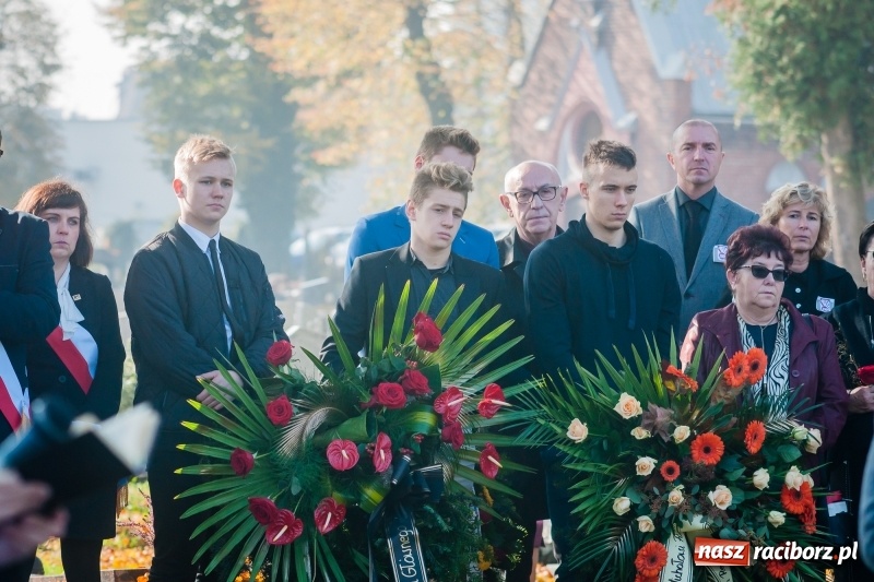 Zdjęcie w galerii na portalu naszraciborz.pl: Ostatnie pożegnanie śp. Michała Pudło, byłego dyrektora Studium Nauczycielskiego wiadomości z regionu