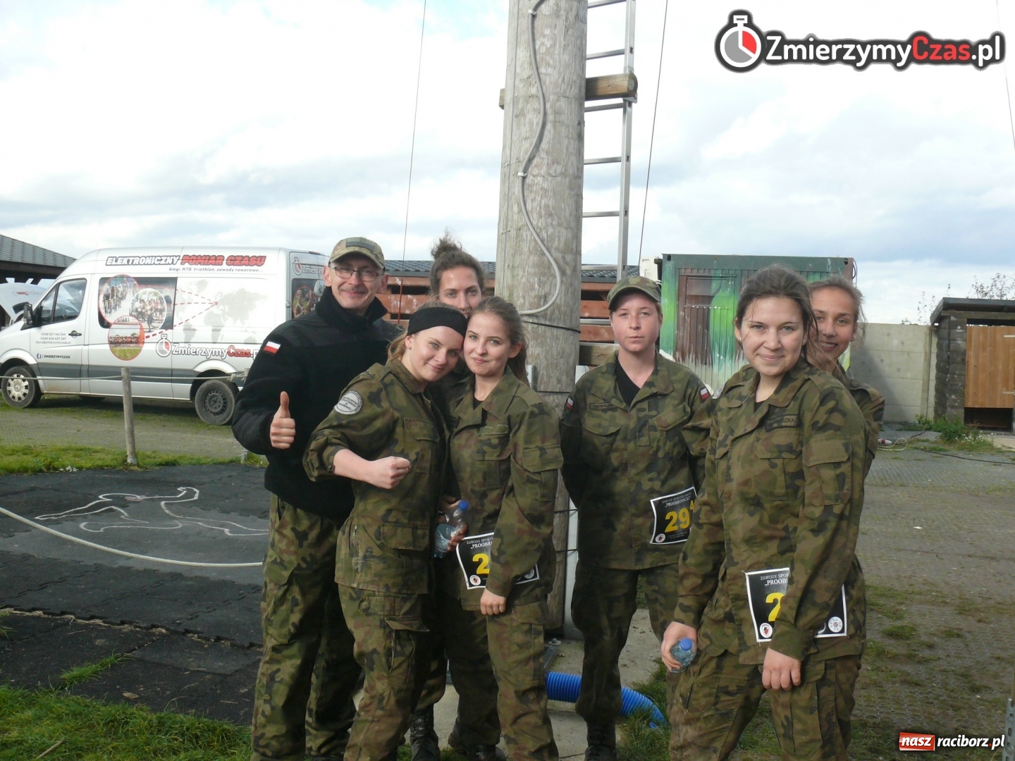 Zdjęcie w galerii na portalu naszraciborz.pl: Dobry start ekipy ZSOMS w zawodach Proobronni 2017. Dziewczyny na 2. miejscu wiadomości z regionu