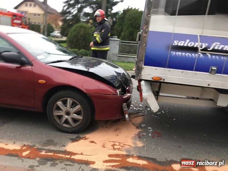 Zdjęcie w galerii na portalu naszraciborz.pl: Zderzenie trzech samochodów w Rudach  wiadomości z regionu