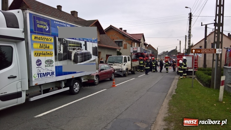 Zdjęcie w galerii na portalu naszraciborz.pl: Zderzenie trzech samochodów w Rudach  wiadomości z regionu