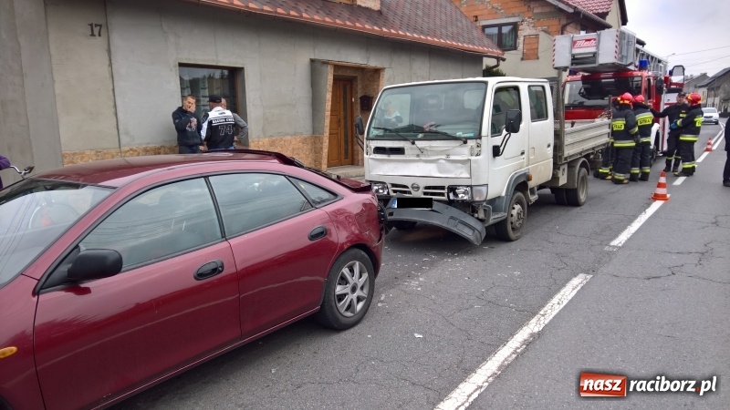 Zdjęcie w galerii na portalu naszraciborz.pl: Zderzenie trzech samochodów w Rudach  wiadomości z regionu