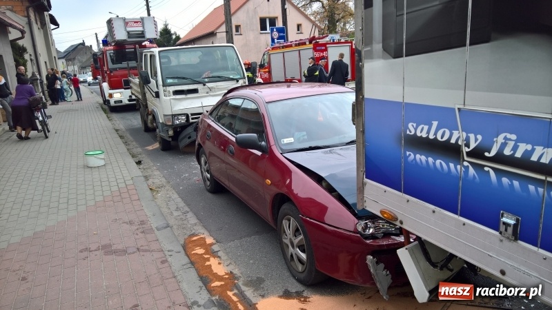 Zdjęcie w galerii na portalu naszraciborz.pl: Zderzenie trzech samochodów w Rudach  wiadomości z regionu
