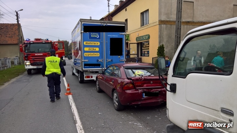 Zdjęcie w galerii na portalu naszraciborz.pl: Zderzenie trzech samochodów w Rudach  wiadomości z regionu