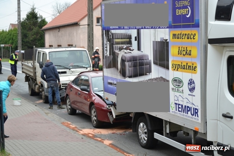 Zdjęcie w galerii na portalu naszraciborz.pl: Zderzenie trzech samochodów w Rudach  wiadomości z regionu