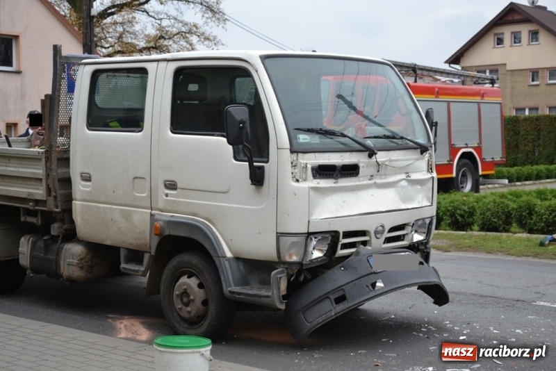 Zdjęcie w galerii na portalu naszraciborz.pl: Zderzenie trzech samochodów w Rudach  wiadomości z regionu
