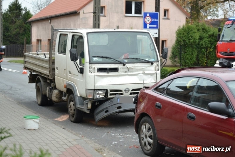 Zdjęcie w galerii na portalu naszraciborz.pl: Zderzenie trzech samochodów w Rudach  wiadomości z regionu