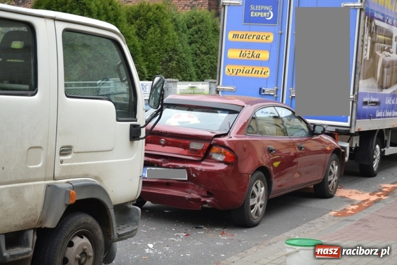 Zdjęcie w galerii na portalu naszraciborz.pl: Zderzenie trzech samochodów w Rudach  wiadomości z regionu