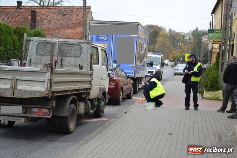 Zdjęcie w galerii na portalu naszraciborz.pl: Zderzenie trzech samochodów w Rudach  wiadomości z regionu