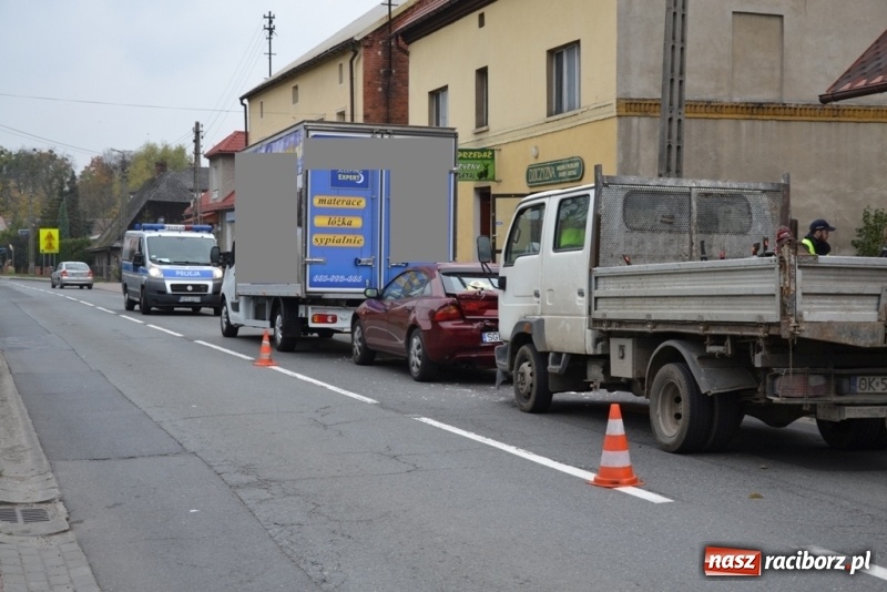 Zdjęcie w galerii na portalu naszraciborz.pl: Zderzenie trzech samochodów w Rudach  wiadomości z regionu
