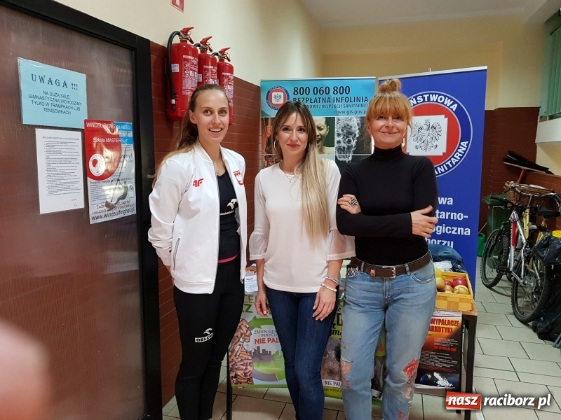 Zdjęcie w galerii na portalu naszraciborz.pl: Siatkarskie zajęcia z Moniką Brzostek w Międzyszkolnym Ośrodku Sportowym wiadomości z regionu