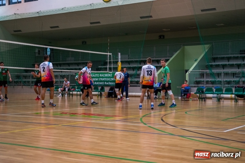 Zdjęcie w galerii na portalu naszraciborz.pl: MKSR Pyskowice nie sprawił problemów KS AZS Rafako wiadomości z regionu