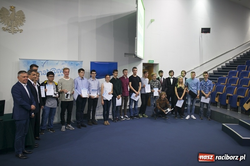 Zdjęcie w galerii na portalu naszraciborz.pl: Sukces matematyczny uczniów ZSO nr 1! Zdobyli 3. miejsce w konkursie Mat@ndo wiadomości z regionu