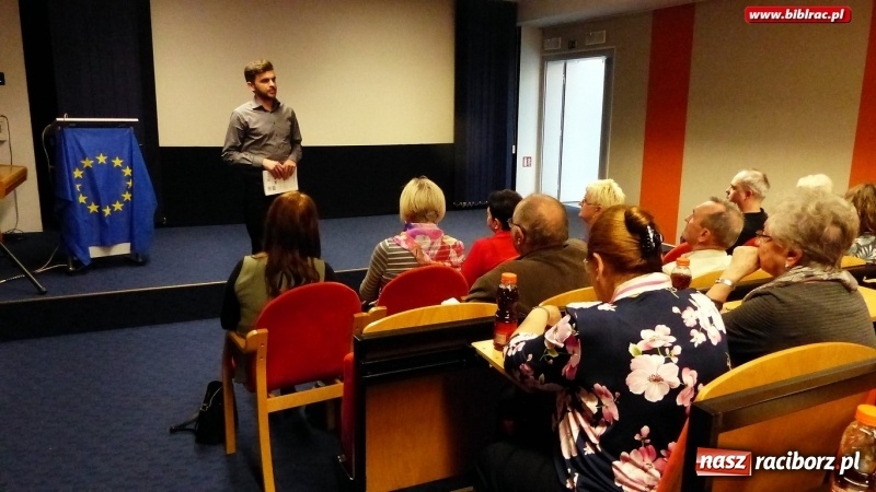 Zdjęcie w galerii na portalu naszraciborz.pl: Filmy pod specjalnym nadzorem, czyli raciborzanie gościnnie w bibliotece w Karwinie wiadomości z regionu