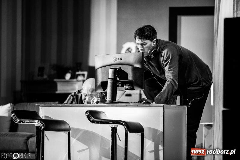 Zdjęcie w galerii na portalu naszraciborz.pl: Selfie.com.pl, czyli gwiazdy na scenie Raciborskiego Centrum Kultury wiadomości z regionu