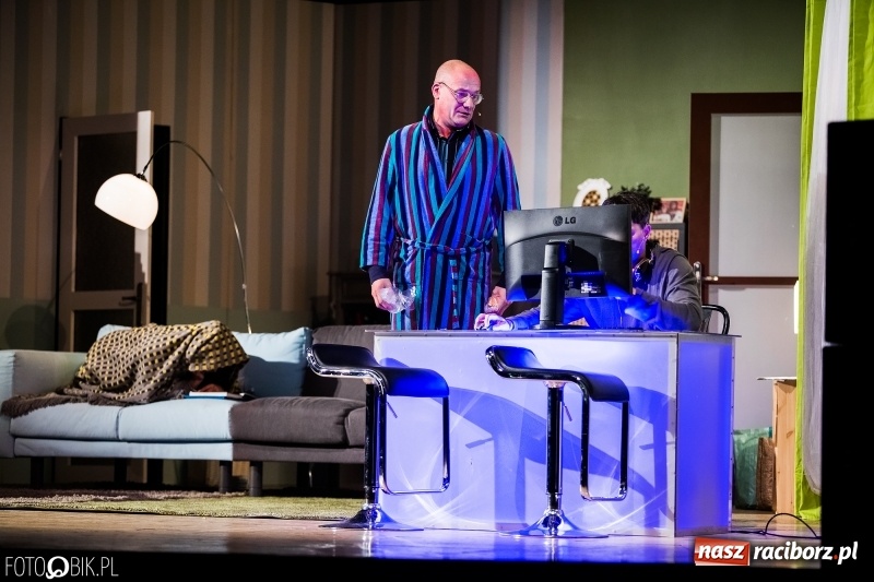 Zdjęcie w galerii na portalu naszraciborz.pl: Selfie.com.pl, czyli gwiazdy na scenie Raciborskiego Centrum Kultury wiadomości z regionu