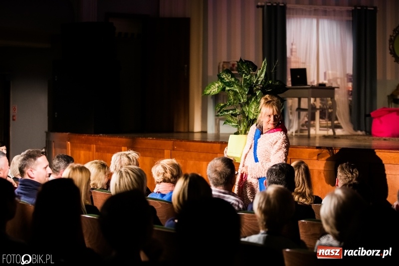 Zdjęcie w galerii na portalu naszraciborz.pl: Selfie.com.pl, czyli gwiazdy na scenie Raciborskiego Centrum Kultury wiadomości z regionu