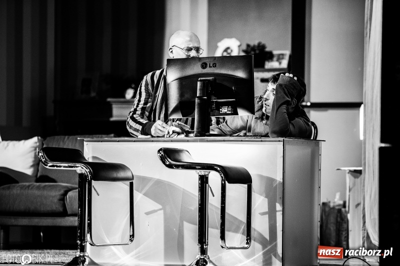 Zdjęcie w galerii na portalu naszraciborz.pl: Selfie.com.pl, czyli gwiazdy na scenie Raciborskiego Centrum Kultury wiadomości z regionu