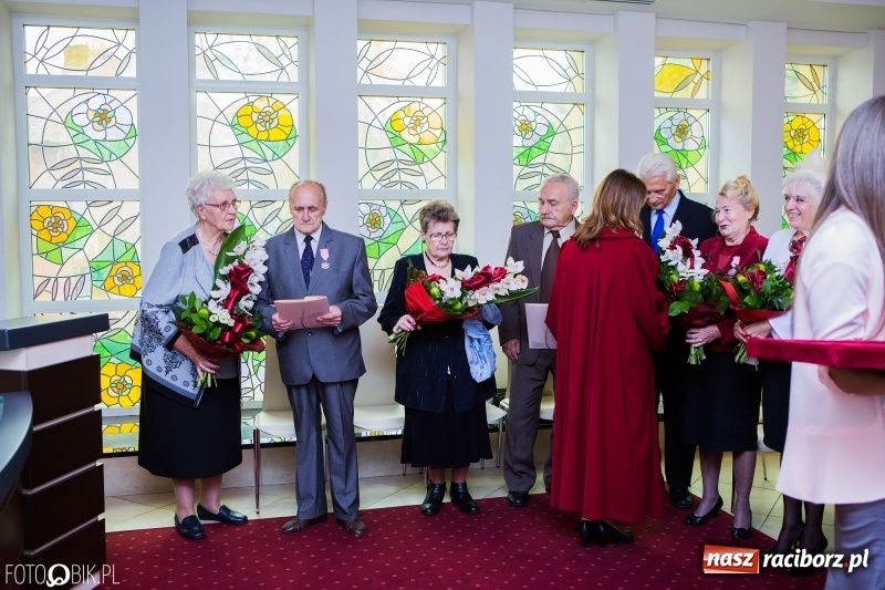 Zdjęcie w galerii na portalu naszraciborz.pl: Jubileusze 50-lecia małżeństwa w raciborskim Urzędzie Stanu Cywilnego wiadomości z regionu