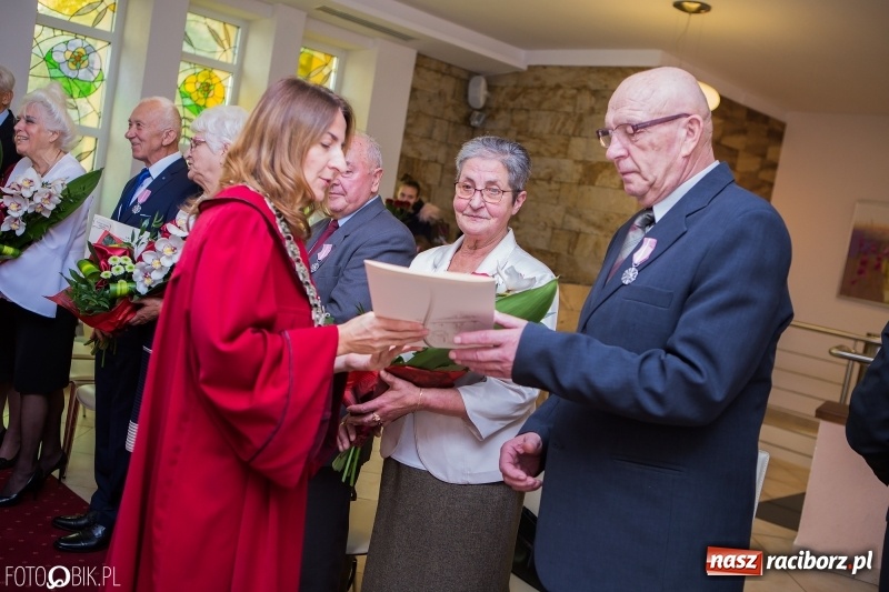 Zdjęcie w galerii na portalu naszraciborz.pl: Jubileusze 50-lecia małżeństwa w raciborskim Urzędzie Stanu Cywilnego wiadomości z regionu
