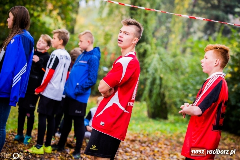 Zdjęcie w galerii na portalu naszraciborz.pl: Sztafetowe biegi przełajowe w parku Zamkowym wiadomości z regionu