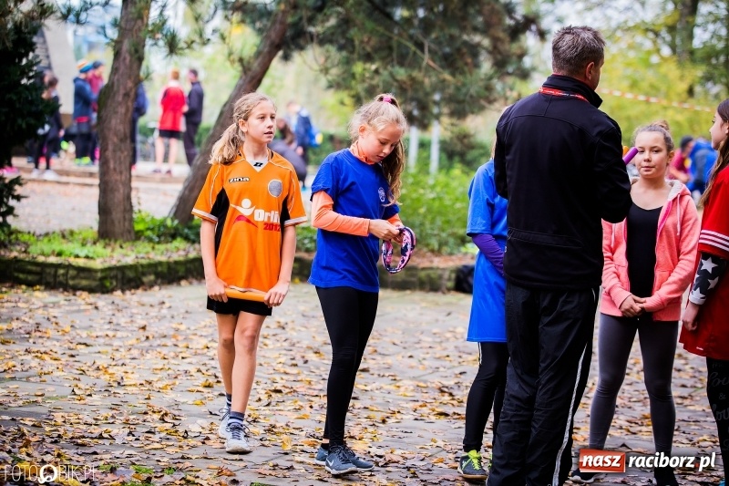 Zdjęcie w galerii na portalu naszraciborz.pl: Sztafetowe biegi przełajowe w parku Zamkowym wiadomości z regionu