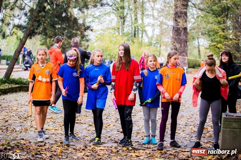 Zdjęcie w galerii na portalu naszraciborz.pl: Sztafetowe biegi przełajowe w parku Zamkowym wiadomości z regionu