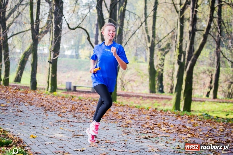 Zdjęcie w galerii na portalu naszraciborz.pl: Sztafetowe biegi przełajowe w parku Zamkowym wiadomości z regionu
