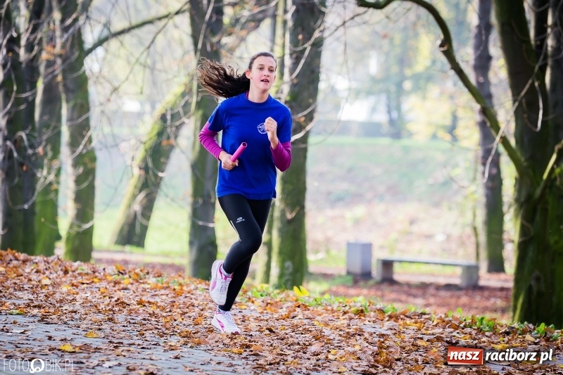 Zdjęcie w galerii na portalu naszraciborz.pl: Sztafetowe biegi przełajowe w parku Zamkowym wiadomości z regionu