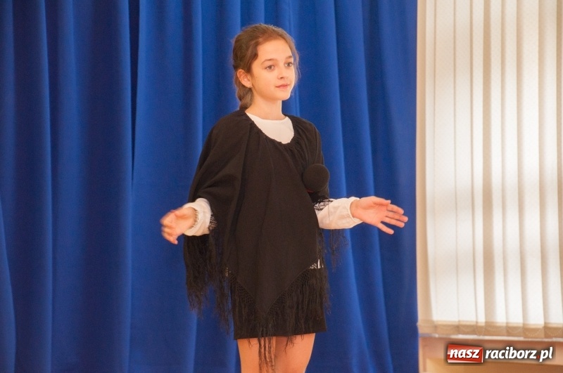 Zdjęcie w galerii na portalu naszraciborz.pl: Pierwsze szkolne zajęcia przedszkolaków. SP 18 otwarła drzwi dla najmłodszych wiadomości z regionu