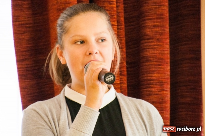 Zdjęcie w galerii na portalu naszraciborz.pl: Pierwsze szkolne zajęcia przedszkolaków. SP 18 otwarła drzwi dla najmłodszych wiadomości z regionu