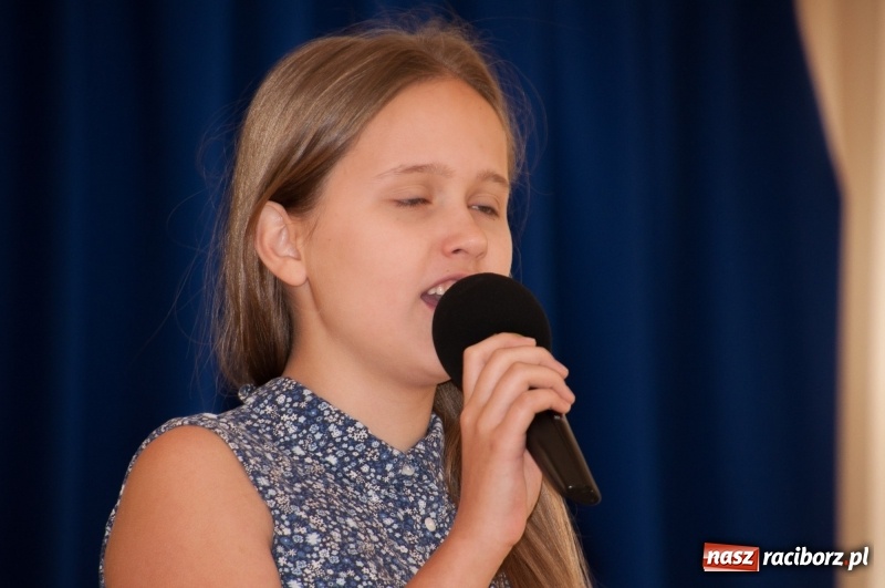 Zdjęcie w galerii na portalu naszraciborz.pl: Pierwsze szkolne zajęcia przedszkolaków. SP 18 otwarła drzwi dla najmłodszych wiadomości z regionu