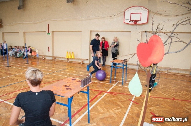 Zdjęcie w galerii na portalu naszraciborz.pl: Pierwsze szkolne zajęcia przedszkolaków. SP 18 otwarła drzwi dla najmłodszych wiadomości z regionu