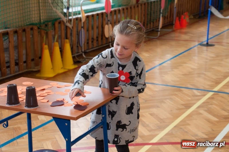 Zdjęcie w galerii na portalu naszraciborz.pl: Pierwsze szkolne zajęcia przedszkolaków. SP 18 otwarła drzwi dla najmłodszych wiadomości z regionu